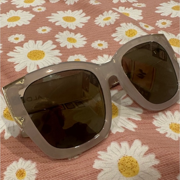 Aldo lavender and gold sunglasses. - Picture 8 of 11